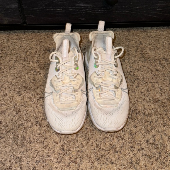 Active Nike Shoes - Picture 1 of 4